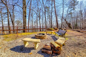 Property grounds - Luxury Mtn View Chalet - Spacious Chalet with Mega Mountain Views (Cleveland)