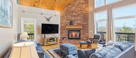 Cheminée, baby-foot, chaîne hi-fi