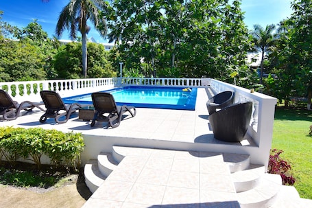 Outdoor pool. The Cottage very comfortable, relaxing also secure, 5 minutes walk from beach
