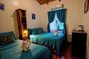 5 bedrooms, desk, iron/ironing board, travel crib