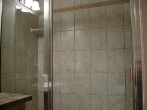 Bathtub, hair dryer, towels, soap - Flathead Waterfront 2BR/2BA Condo @ Waterside (Lakeside)