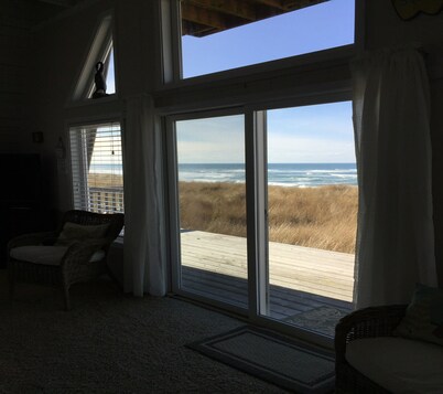 Oceanfront With Memorable Surf And Haystack Rock Views