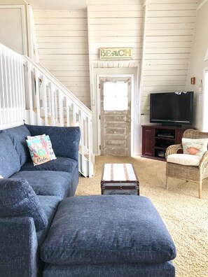 TV, fireplace, DVD player