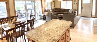 Neskowin Village Beach House 2 Blocks to Beach Access- Pet Friendly-Fire Pit