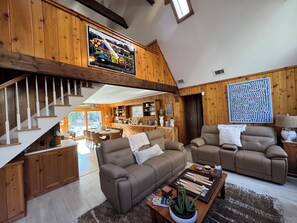 智能电视、壁炉、乒乓球、书