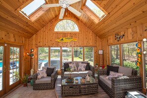 Interior - Private, Beautiful, And Affordable Family Friendly Vacation Home (East Hampton)