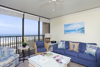 New listing Owners Special Beachfront 2 BR Condo Incredible View Lcd TVs, WiFi