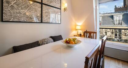 ROMANTIC LUXE TOP FLOOR 1BR EIFFEL TOWER VIEW
