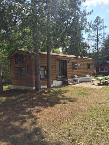 Affordable Cabin Minutes from the Wisconsin Dells & Castle Rock Lake