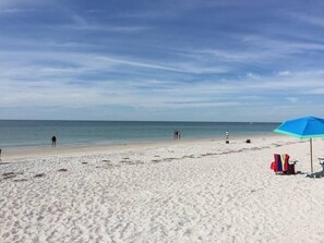 On the beach - Oceanfront! Heated Pool! Free WiFi & Cable! Bidets! Deluxe Outdoor Kitchen! Oceanway 202 Luxury! (Indian Rocks Beach)