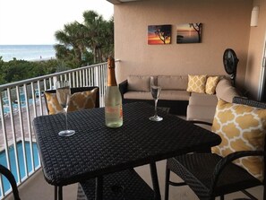 Outdoor dining - Entire Oceanfront Condo - 2 BR and 2 Bath (Indian Rocks Beach)