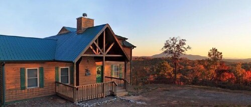 Eagles Nest - Mountain Top Luxury Cabin Near Alpine Helen
