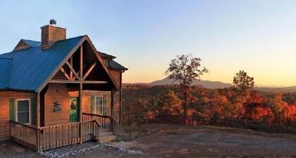 Eagles Nest - Mountain Top Luxury Cabin Near Alpine Helen