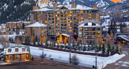 CRBC - Best View in Resort! Ski In/Out, 2 Queen Beds, Spa, Ski Valet, PvtBalcony