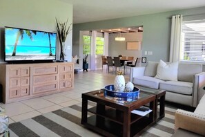 Smart TV, books, stereo - 601 Beach Haven | Just Minutes to Vanderbilt Beach (Naples)