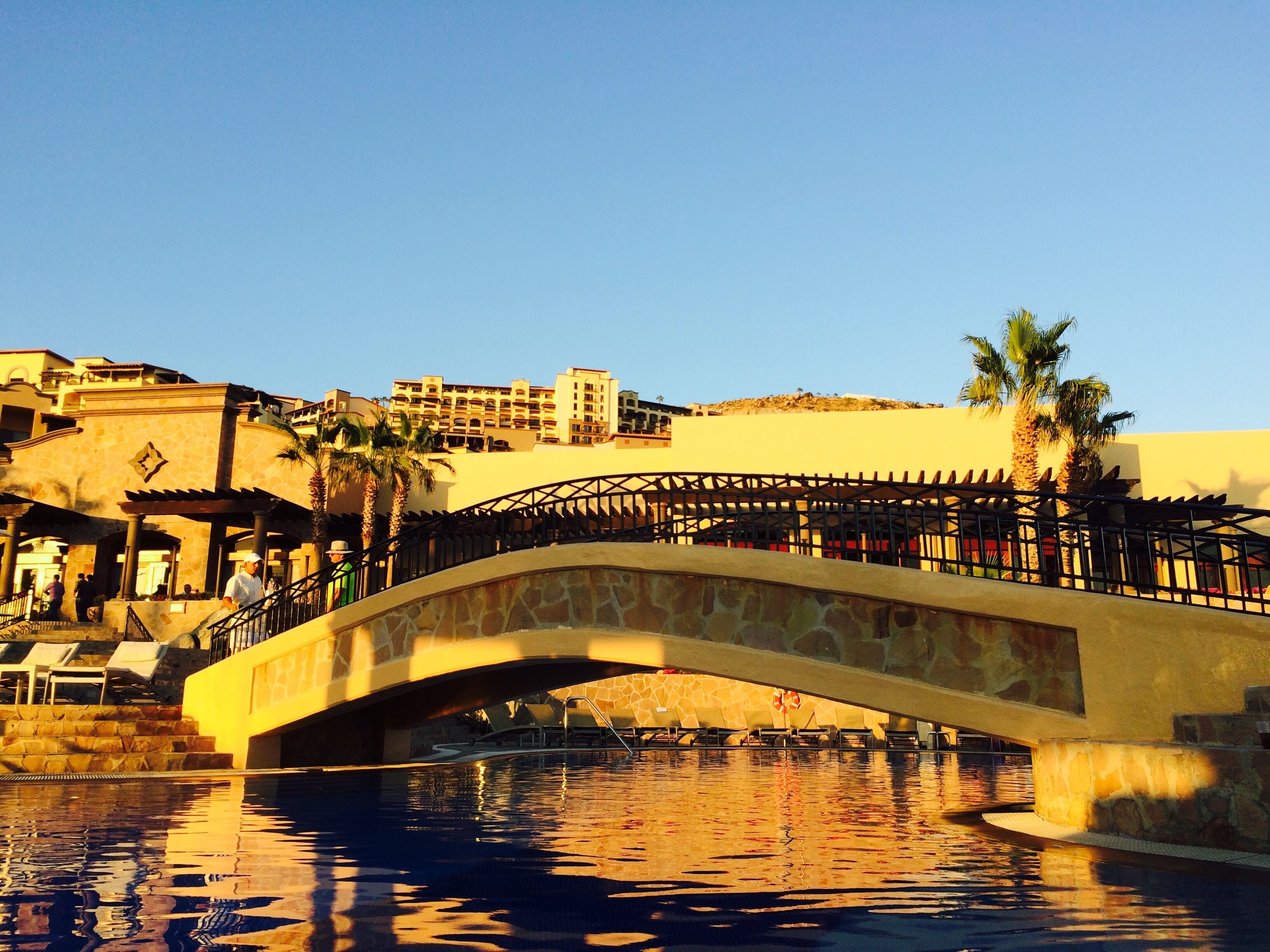 Outdoor pool, an infinity pool
