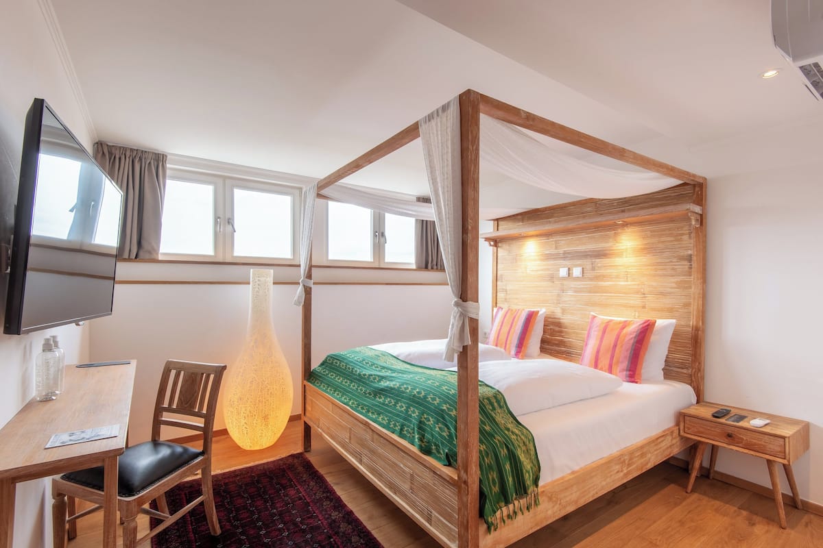 Superior Double Room | 1 bedroom, premium bedding, in-room safe, soundproofing