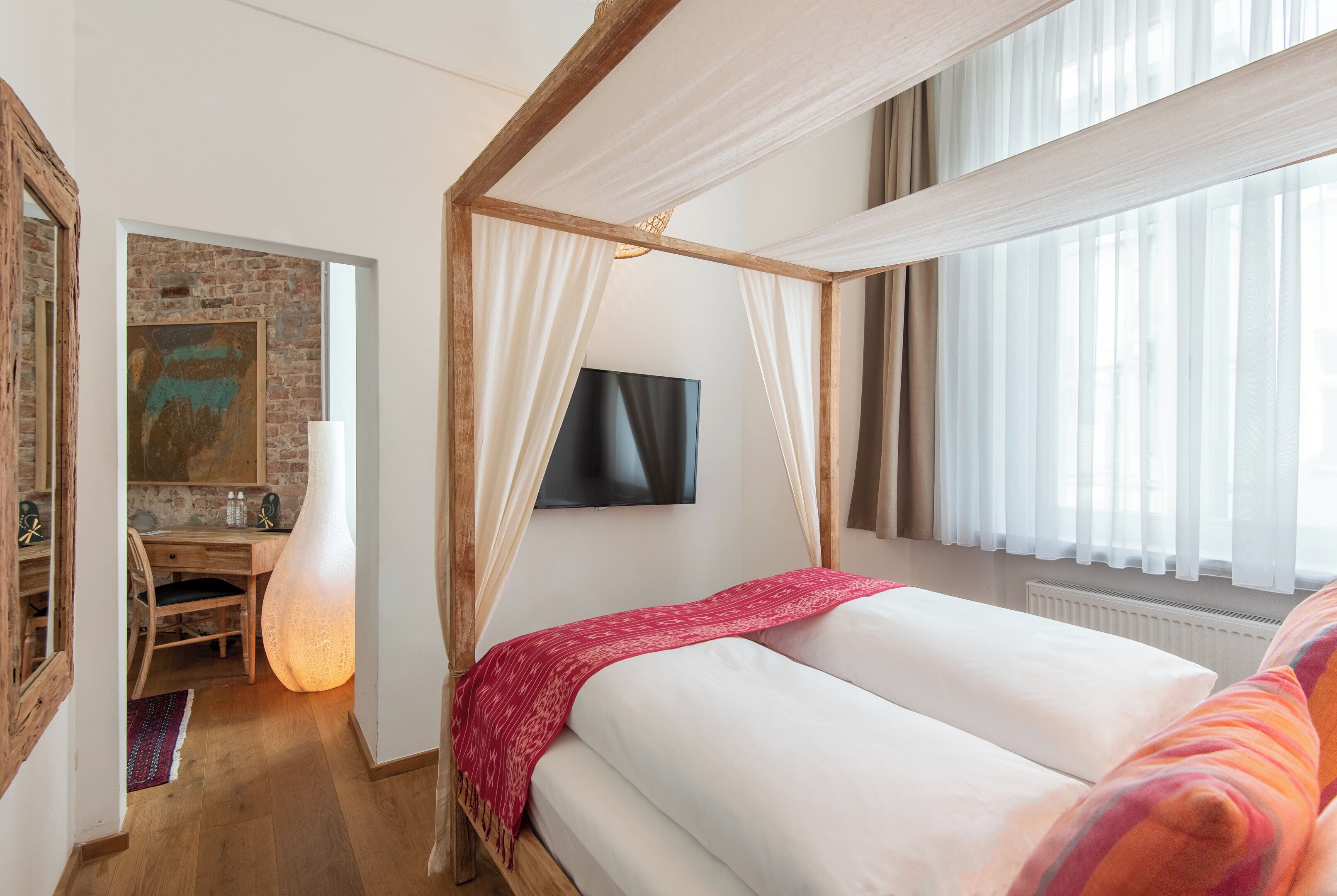 Chambre supérieure double | Literie de qualité, coffre-fort pour ordinateur portable