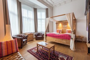 Suite | Ropa de cama de alta calidad, caja fuerte, sistema de insonorización