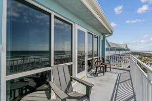 Terrace/patio - Wonderful Gulf front 4 bedroom luxury townhome with private elevator** (Pensacola Beach)