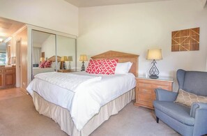 1 bedroom, iron/ironing board, travel cot, Internet