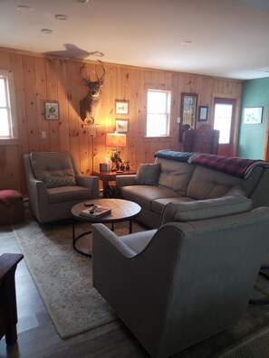 Interior - Secluded Home - Close to Skiing, Horse Show, Hiking, Dining/Shopping (Manchester Center)