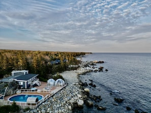 Exterior - Relaxing Oceanfront Retreat . Hot tub -sauna-pool-clear domes-private (South Shore)