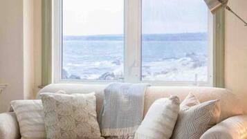 Smart TV, video games, stereo