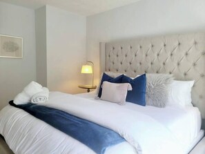4 bedrooms, desk, iron/ironing board, travel crib