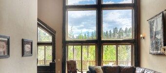 Castle Glen rêve Estate! Spa, salle de cinéma, lac et vue sur la montagne!