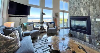Gorgeous Oceanfront Beach House - Elegant Modern w/ Stunning Expansive Views