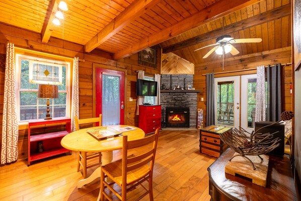 Dining - Puppy Love - Romantic Mountain Getaway (Sautee Nacoochee)