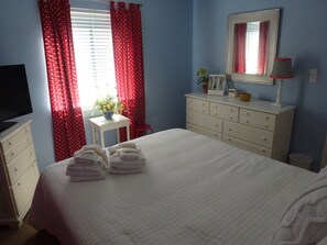 2 slaapkamers, een strijkplank/strijkijzer, wifi, beddengoed