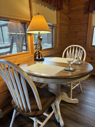 Gatlinburg  Log Cabin for Honeymooners or Just A Well Deserved Getaway 