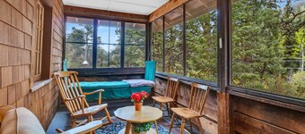 Secluded Cabin,  Located Close To All The Pikes Peak Area Attraction