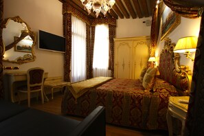 1 Schlafzimmer, Schreibtisch, Bügeleisen/Bügelbrett, Reisekinderbett