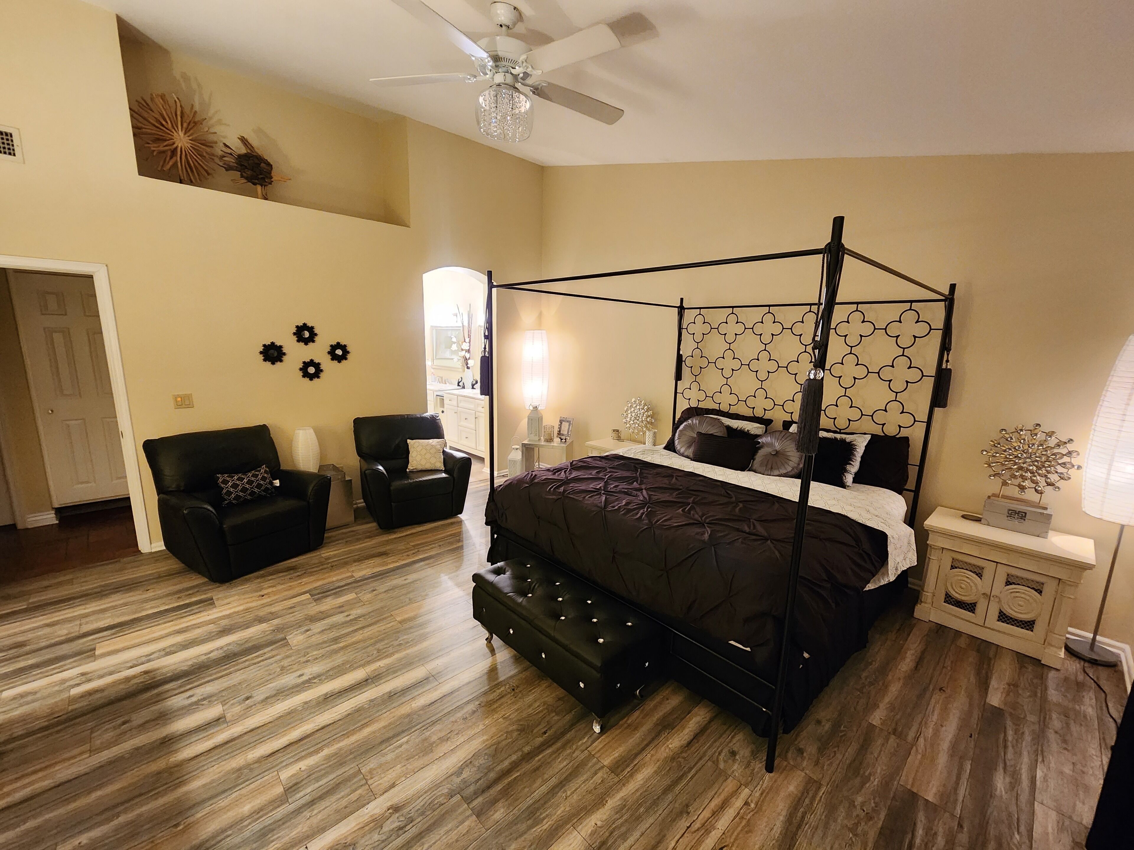 3 Schlafzimmer, Schreibtisch, Bügeleisen/Bügelbrett, kostenloses WLAN