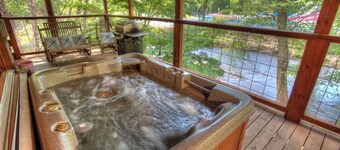 River Retreat - In Town Treat on The Chattahoochee River