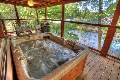 River Retreat - In Town Treat on The Chattahoochee River