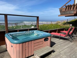 Banyera d'hidromassatge a l'aire lliure