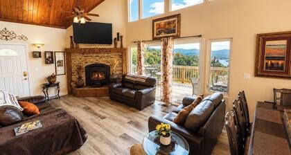Lake Arrowhead Luxury Escape - Amazing Views For Families, Pets & Remote Workers