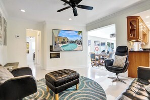 TV, videogiochi, lettore DVD, biblioteca musicale