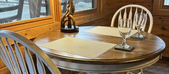 Gatlinburg Authentic Honeymoon Log Cabin.