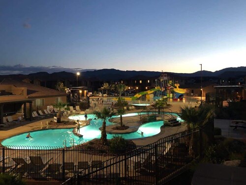 PVZ 1| Close to Pools *Private BBQ* EV charger!