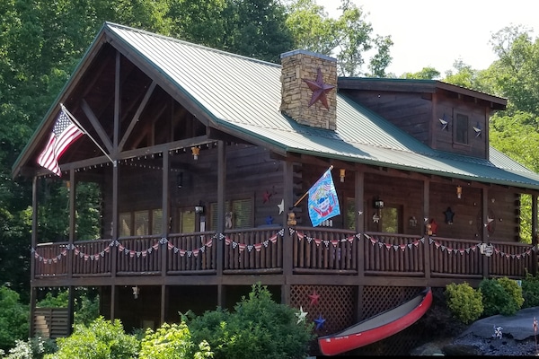 THE ABSOLUTE BEST CABIN!!!