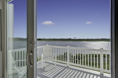 Magnificent Sunset Views ~ Stunning Location ~ Luxury Spot In Atlantic City! 
