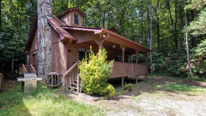 Exterior - Country Charm D - Cozy Pet Friendly Cabin in Helen (Helen)