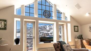 TV connectée, cheminée