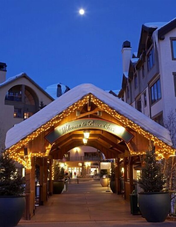 Exterior - CRBC-LUX PH-LOCATION! Ski in/out, Walk to Ski School, Ice Rink, Shops, Dining! (Beaver Creek)