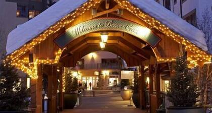 CRBC-LUX PH-LOCATION! Ski in/out, Walk to Ski School, Ice Rink, Shops, Dining!